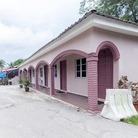 Kampung Guest House Pantai Cenang  Exterior photo