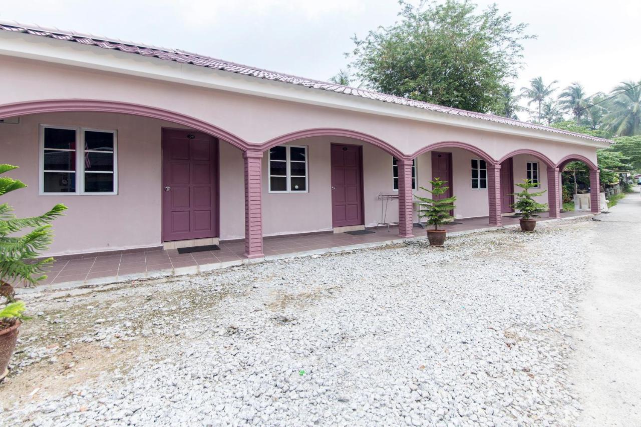 Kampung Guest House Pantai Cenang  Exterior photo