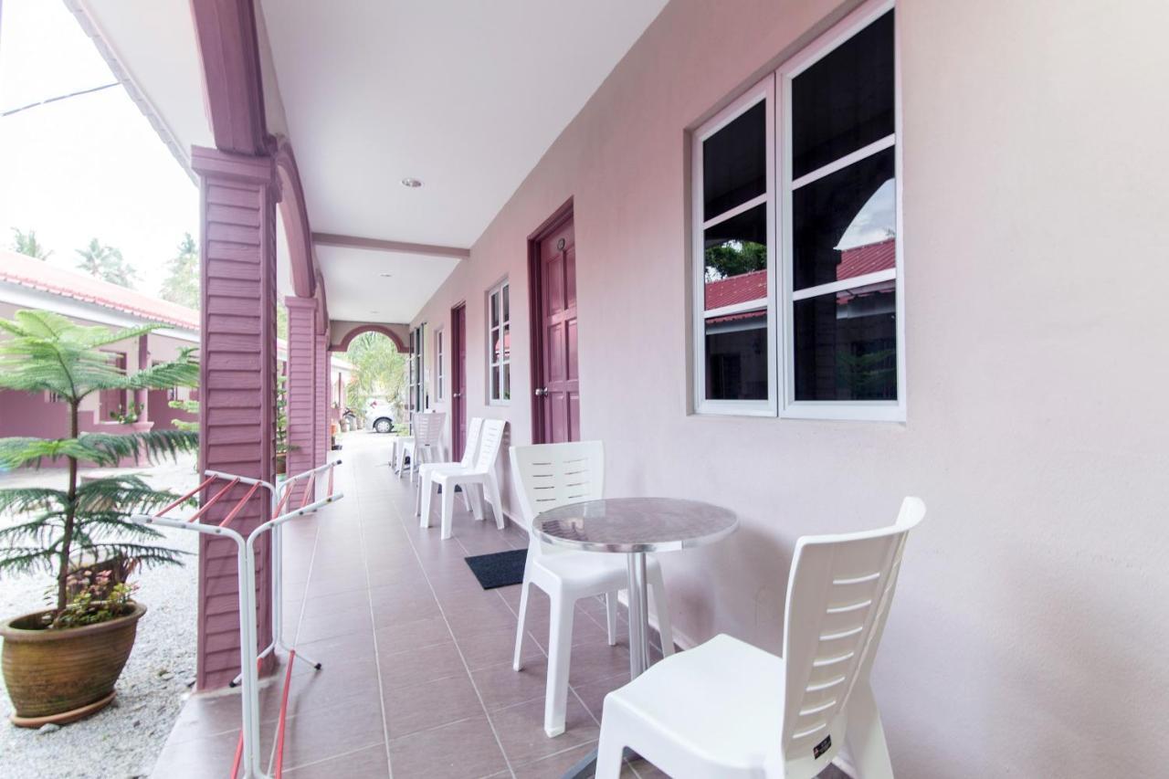 Kampung Guest House Pantai Cenang  Exterior photo